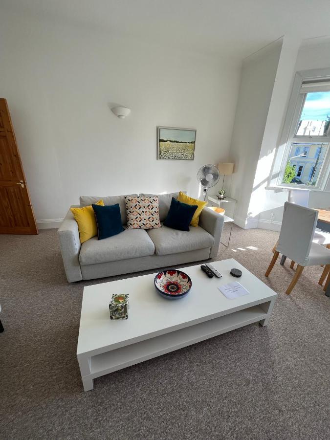 Tree Tops Apartment In Tunbridge Wells エクステリア 写真