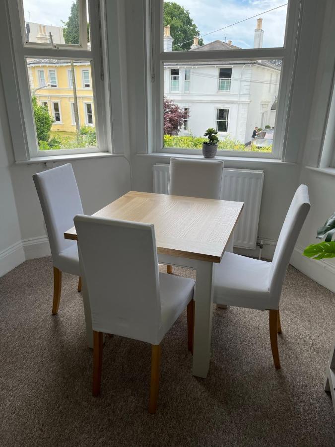 Tree Tops Apartment In Tunbridge Wells エクステリア 写真